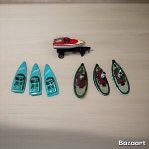 Preowned Lot Of 7 VINTAGE 1987 Galoob MICRO MACHINES Boats Ships One Trailer